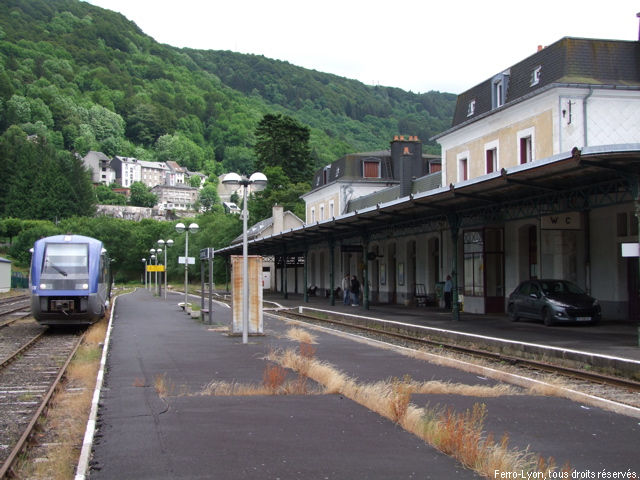l’X73676 en gare du Mont-Dore