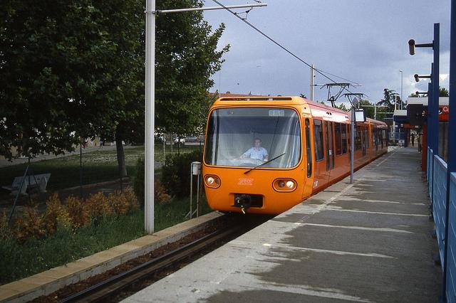 Rame 209-210 à la station Cuire en 1986 (CC-by-sa, jhm0284)