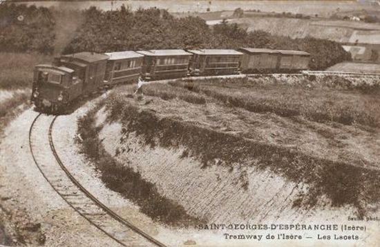 Train à proximité de Saint-Georges-d’Espéranche