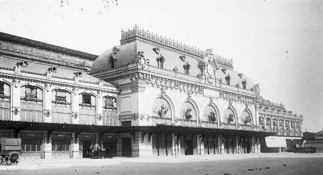 La salle du buffet (CC-by-nc-nd, Quinones Marcos, fonds Lyon Figaro 1986-2006)
