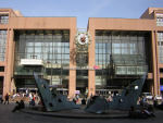 Façade sur la place Charles-Béraudier