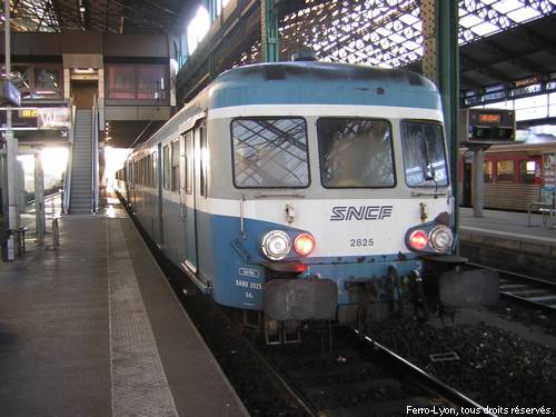 X2800 spécial en gare de Perrache