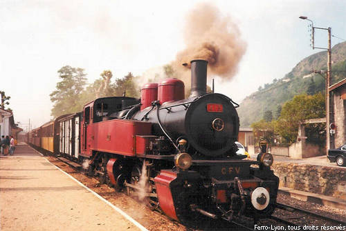 Locomotive Mallet n°413 en gare de Tournon en juin 1990