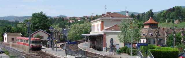 L’autorail à quai en gare de L’Arbresle
