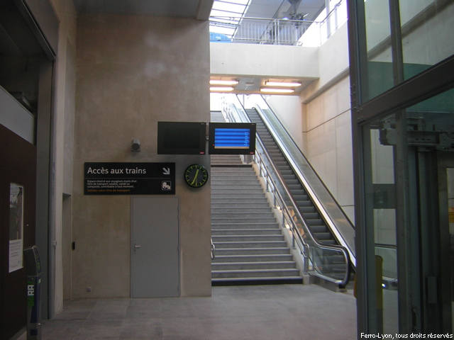 Hall Ouest et accès au quai