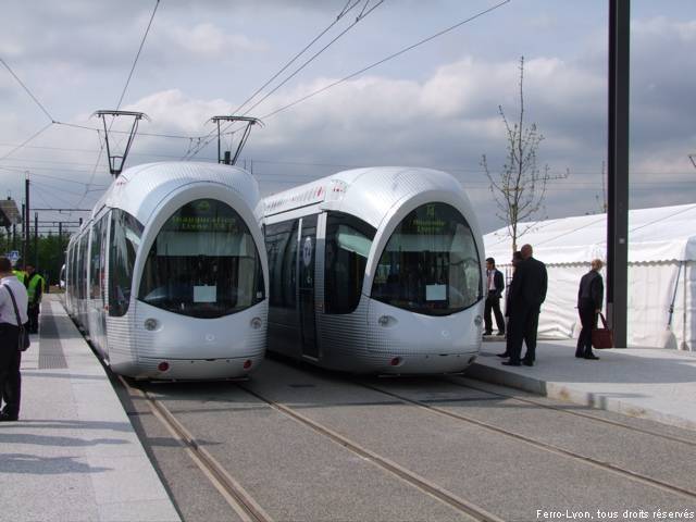 Les rames n°866 et 862 en station Hôpital Feyzin Vénissieux