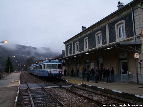 X2800 spécial en gare de Morez