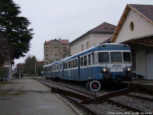 X2800 spécial en gare d’Oyonnax