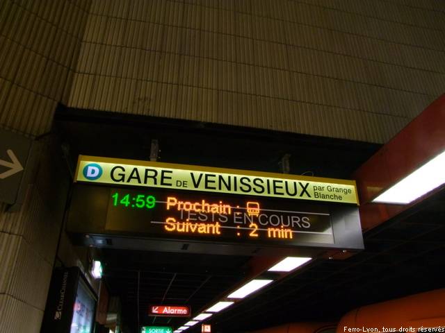 Panneau IDV métro, affichage rame à l’approche