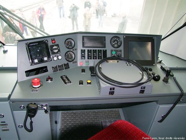 Poste de conduite de l’autorail AMP 800