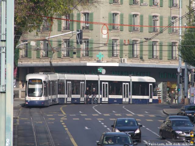 Rame Cityrunner n°887 sur le boulevard James Fazy