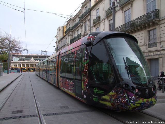 Rame Citadis de la ligne 3 du tramway à la station Gare Saint-Roch