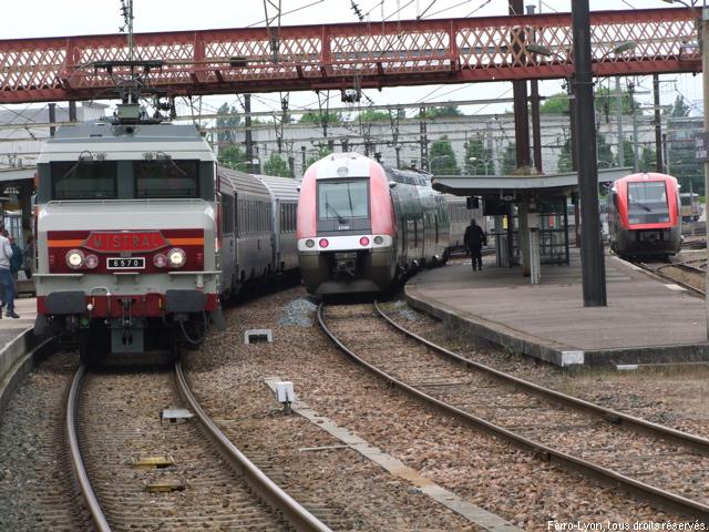 La CC 6570 à quai en gare de Chalon-sur-Saône
