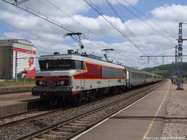 La CC 6570 à quai en gare des Laumes – Alésia