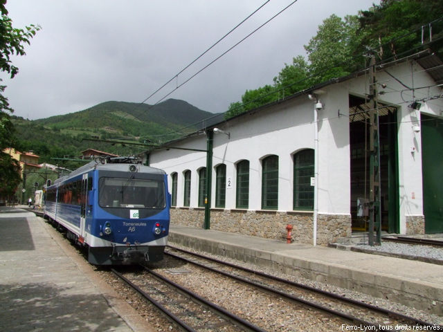 Gare de Ribes Vila, la rame A6 à quai, juin 2014