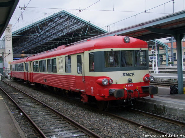 La rame X 4395 à quai en gare de Lyon-Perrache