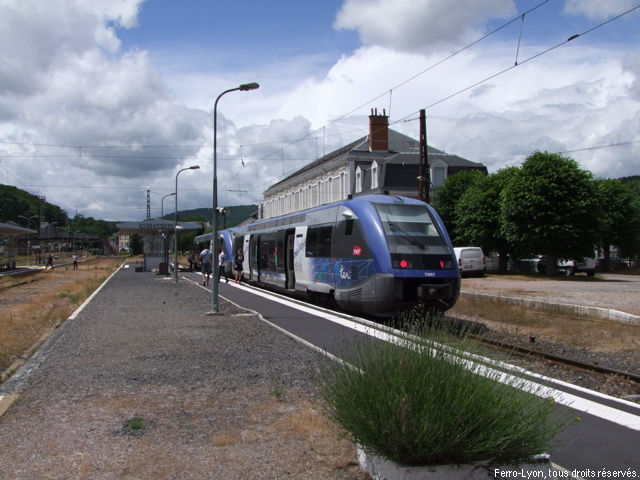 Gare de Neussargues (Cantal), juin 2014