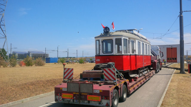 La 4098 sur son camion de livraison (Photo : TubeSurf)