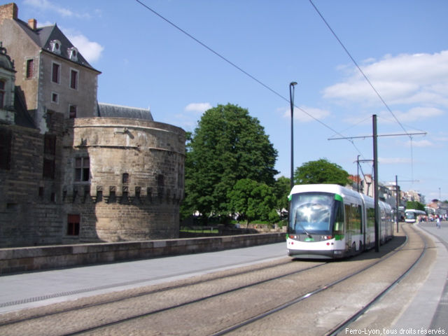 Rame Incentro devant le château des ducs de Bretagne en direction de François-Mitterrand