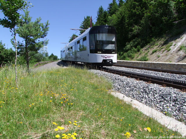 Train descendant au niveau de l’évitement du chemin des muletiers