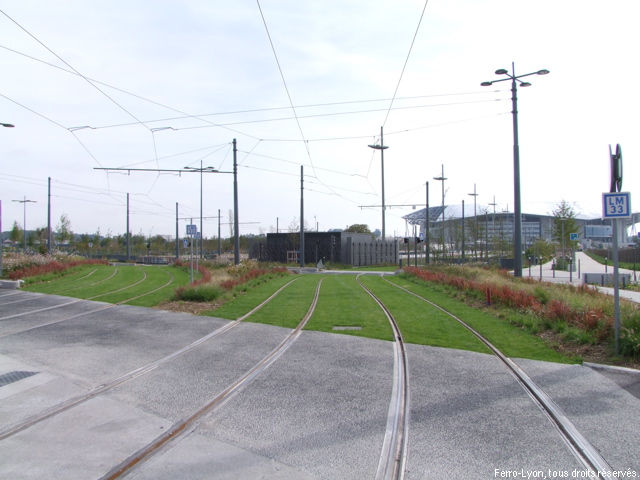  Les voies de desserte du stade de Décines