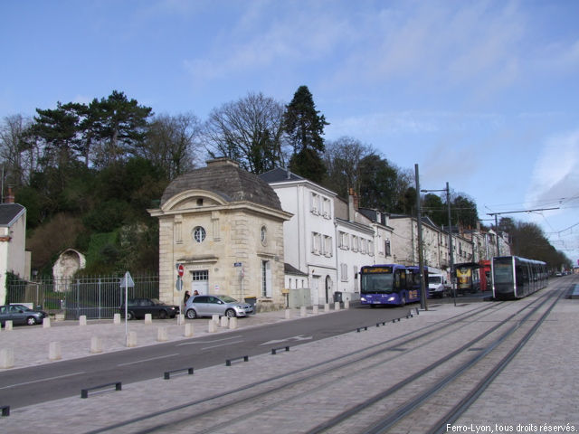 Tramway à la station Place Choiseul