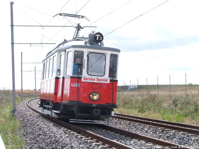 La motrice 4098 se dirige vers le dépôt de Rhônexpress