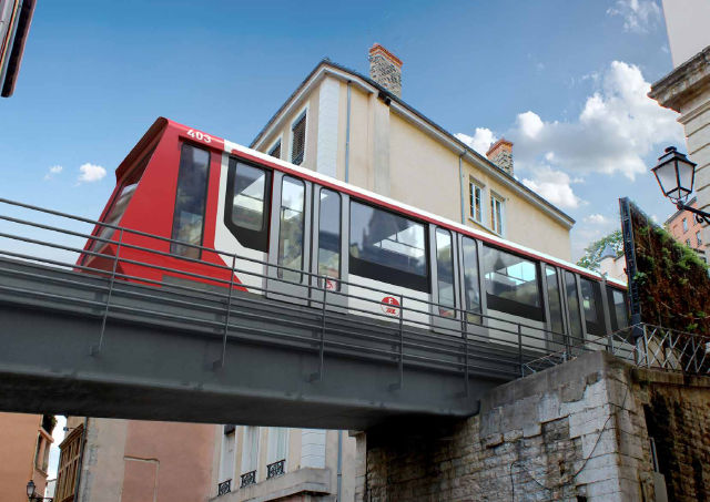 Nouvelle décoration extérieure des cabines du funiculaire de Saint-Just