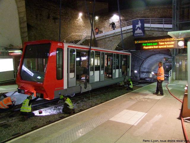 La caisse n° 402 du funiculaire, la mise en rail