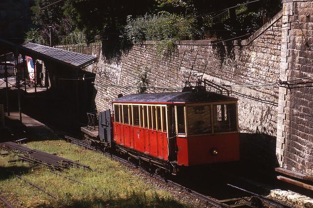 Rame de la ficelle quittant la gare des Croix-Paquet en 1963 (CC-by-sa, jhm0284)