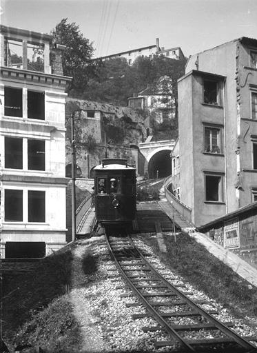 Funiculaire en pleine rampe avant 1910 (Doc. Ministère de la Culture)