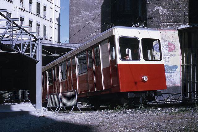 Cabine de la ficelle en station Saint-Jean en 1970 (CC-by-sa, jhm0284)