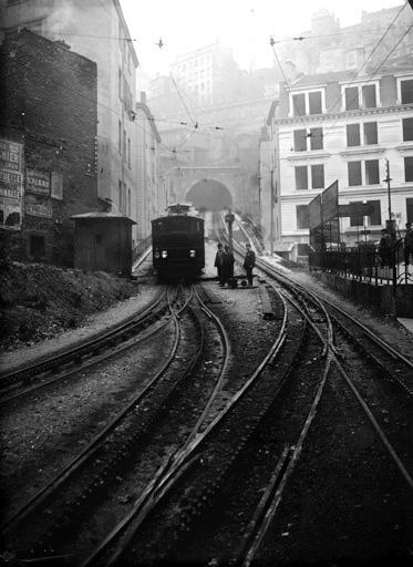 Rame à crémaillère arrivant à Saint-Jean entre 1902 et 1910 (Doc. Min. Culture)