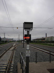 Signal avec indicateur de direction (août 2007, Meyzieu Z.I.)