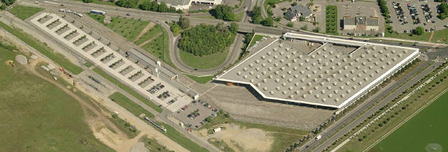 Vue aérienne de UTT, du parc-relais et de la station Porte des Alpes (Doc. Microsoft)