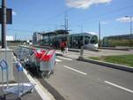 Intermodalité tram+chariot à la station Porte des Alpes