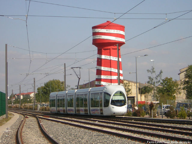 Rame quittant la station Vaulx-en-Velin – La Soie