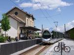Rame T3 n°856 en direction de Meyzieu – ZI entrant en station