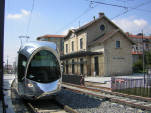 Entrée en station de la rame T3 n°856 en direction de Meyzieu – ZI