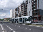 Rame 858 en station en direction des hôpitaux Est