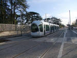 Rame 802 en station en direction des hôpitaux Est